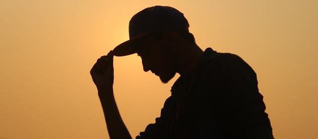 时间线摘录:轮椅老人上高架被传蓄意碰瓷?多方信息汇总:不实